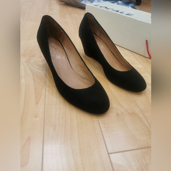 Leather low heels - Picture 2 of 7